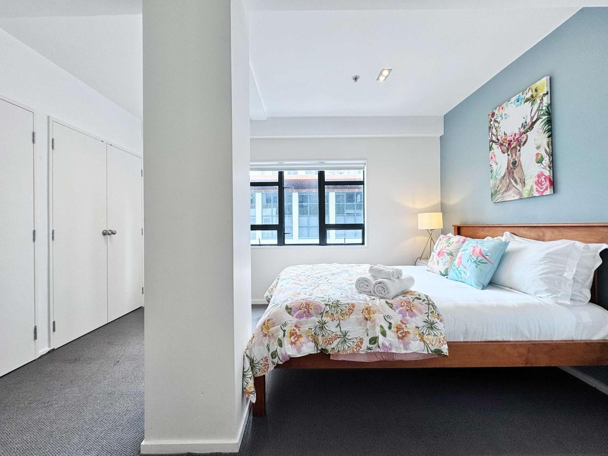 Heart Of 2br Near Queen St & Skytower Apartment *