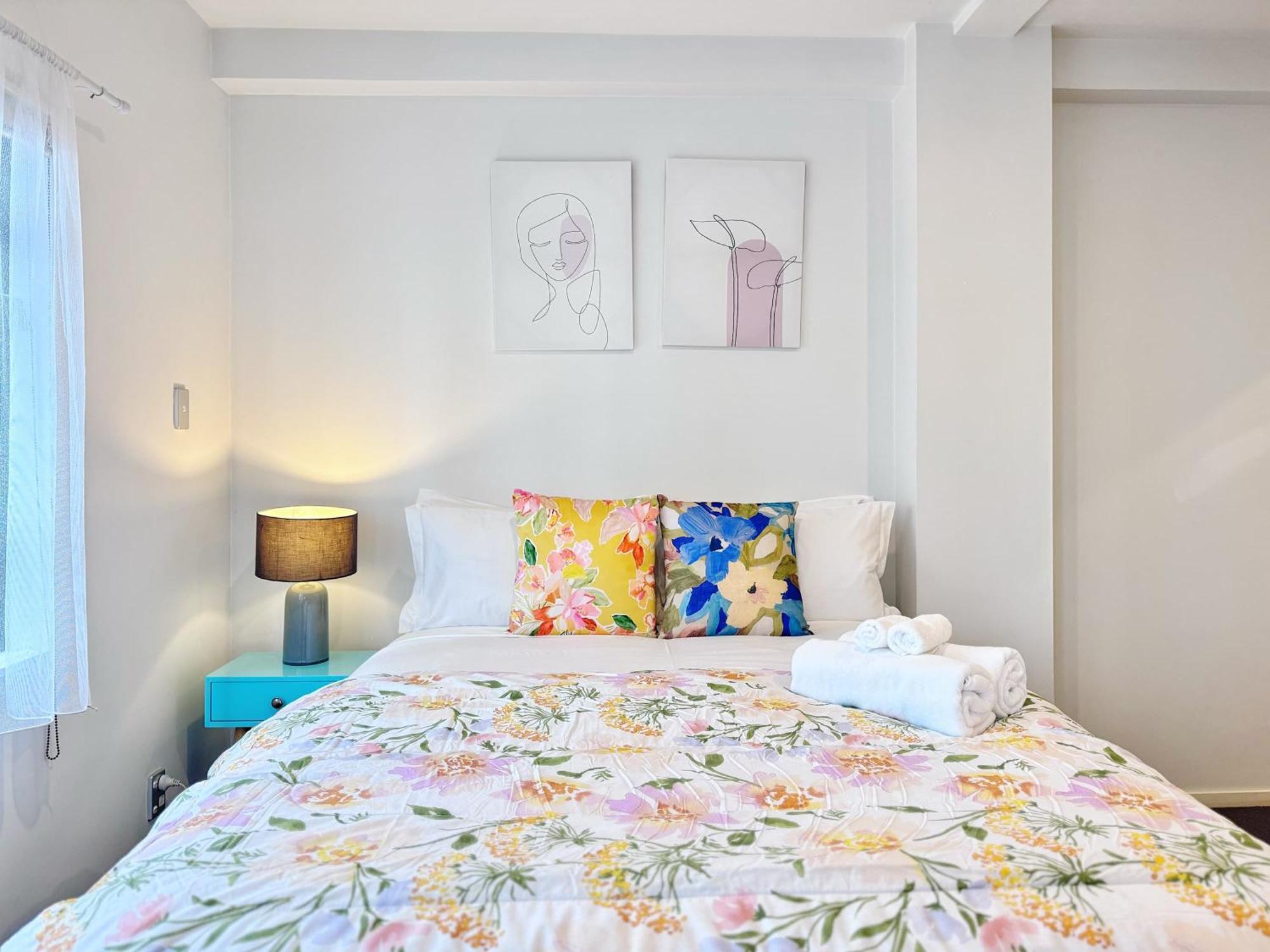 Heart Of 2br Near Queen St & Skytower Apartment