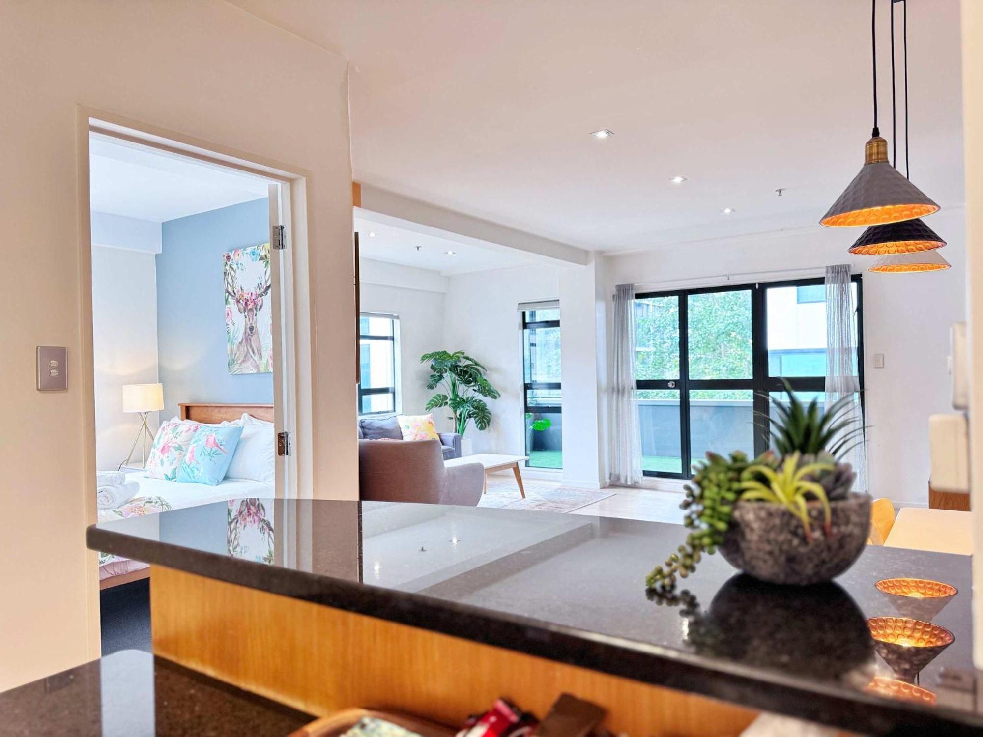 Heart Of 2br Near Queen St & Skytower Apartment